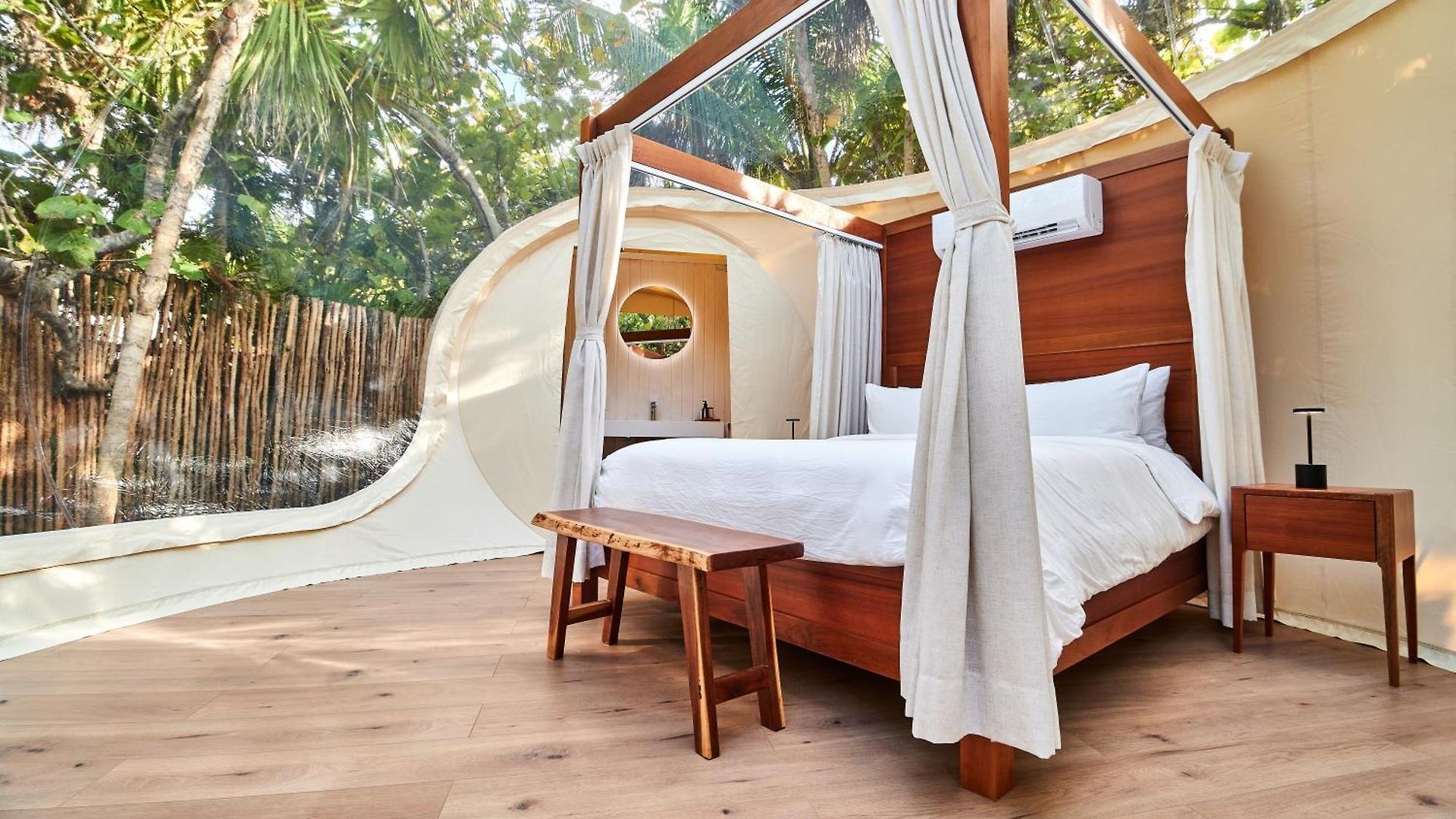 Hotel cápsula Astral Tulum