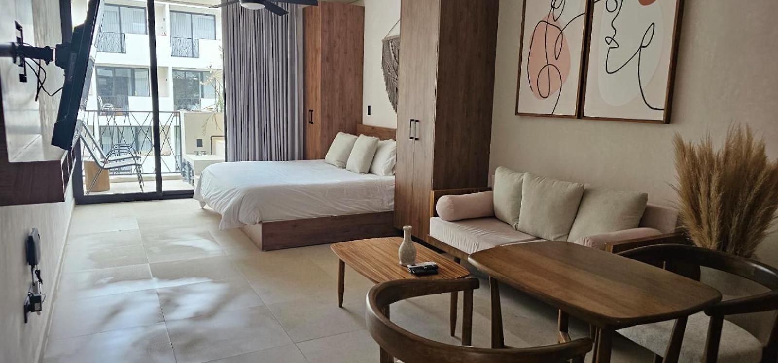 Comfy 5 Mins From Apartment