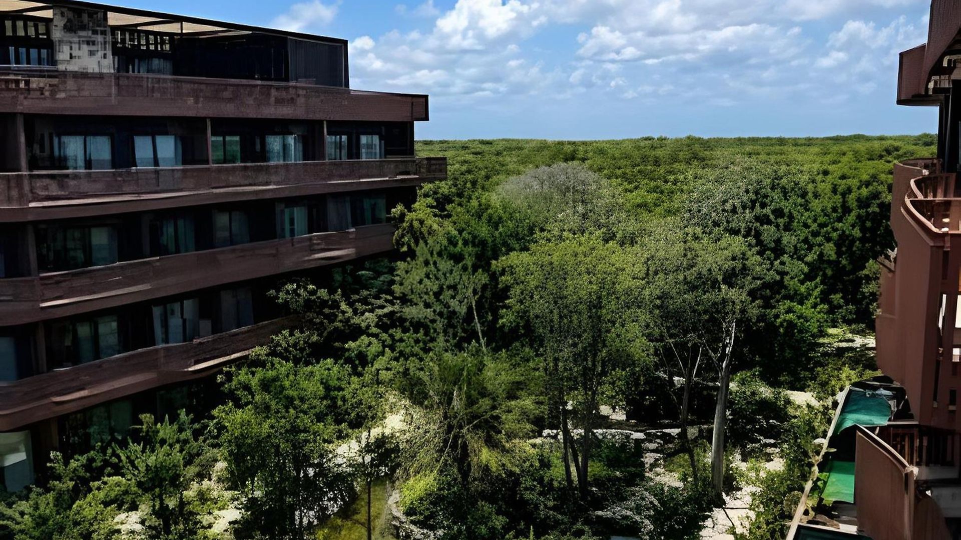 Jungle Guardian - Rooftop Pool & Club Сasa de vacaciones