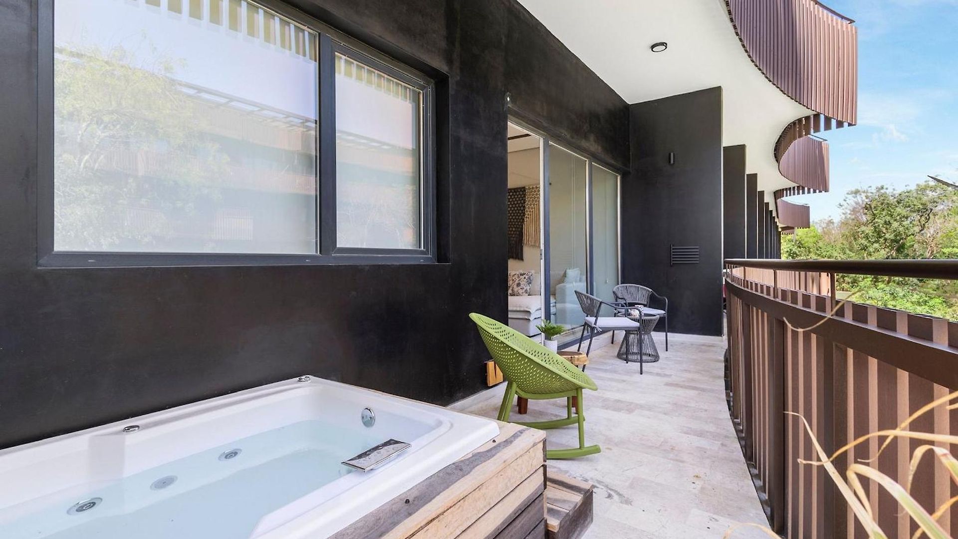 Jungle Guardian - Rooftop Pool & Club Сasa de vacaciones