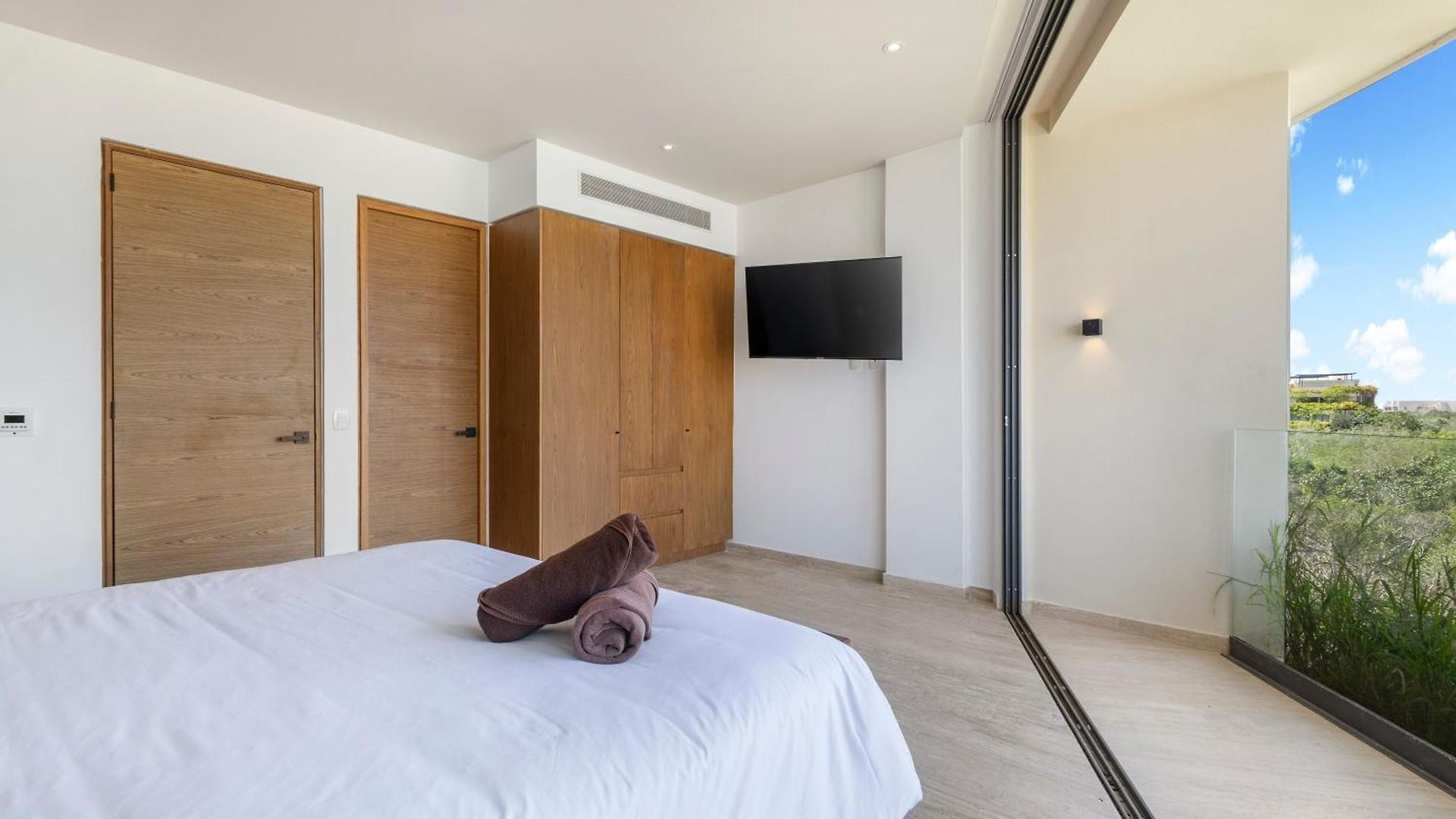 Mistiq Gardens 2 *