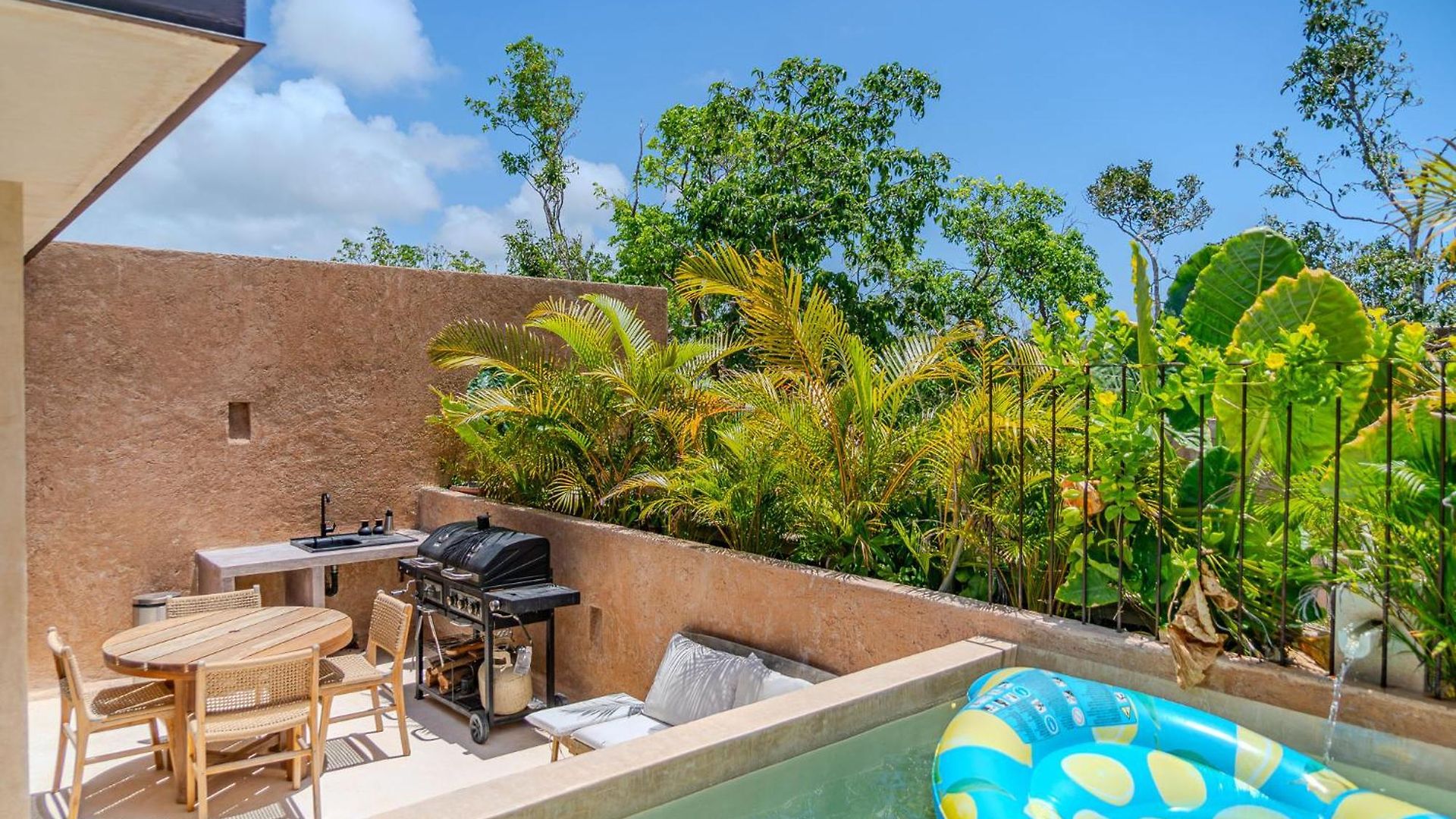 Apartment Jungle Apt, Private Pool & Security 24 *