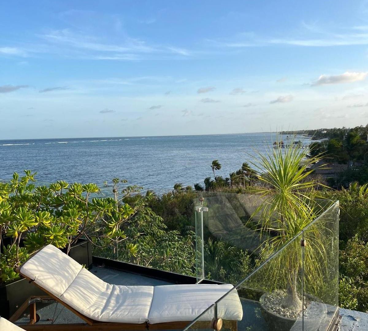 Apartment Beachfront 3br With Private Rooftop And Lounge Pool, Tankah Bay