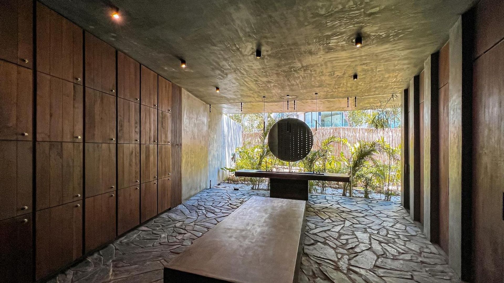 Stylish Mexican Interior Ph- Private Rooftop -gated Community Apartment *