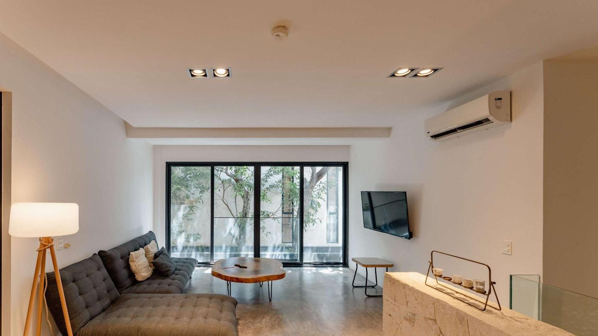 Stylish 3br Retreat In Serene Luxury Setting Apartment *