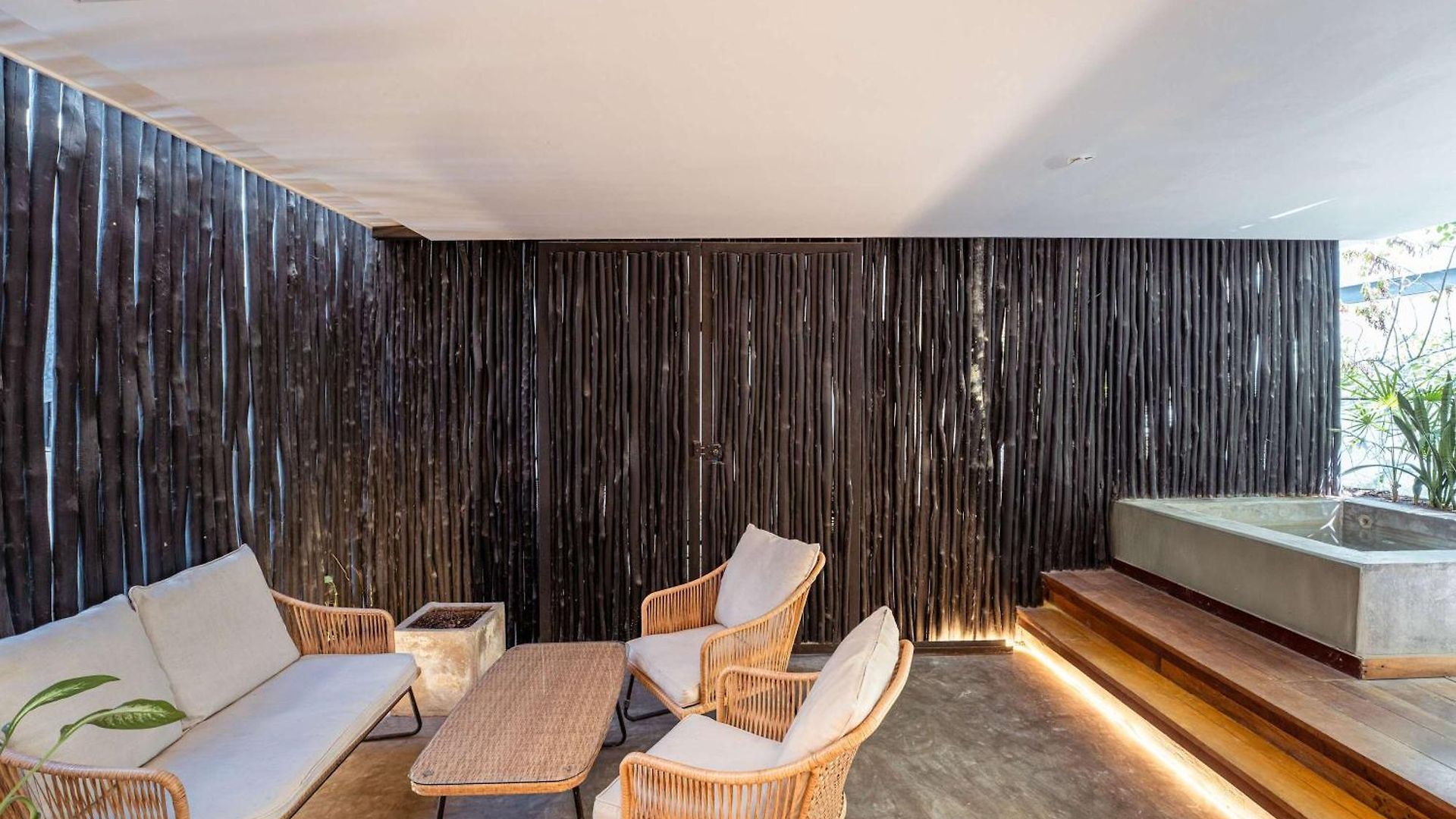 Stylish 3br Retreat In Serene Luxury Setting Apartment