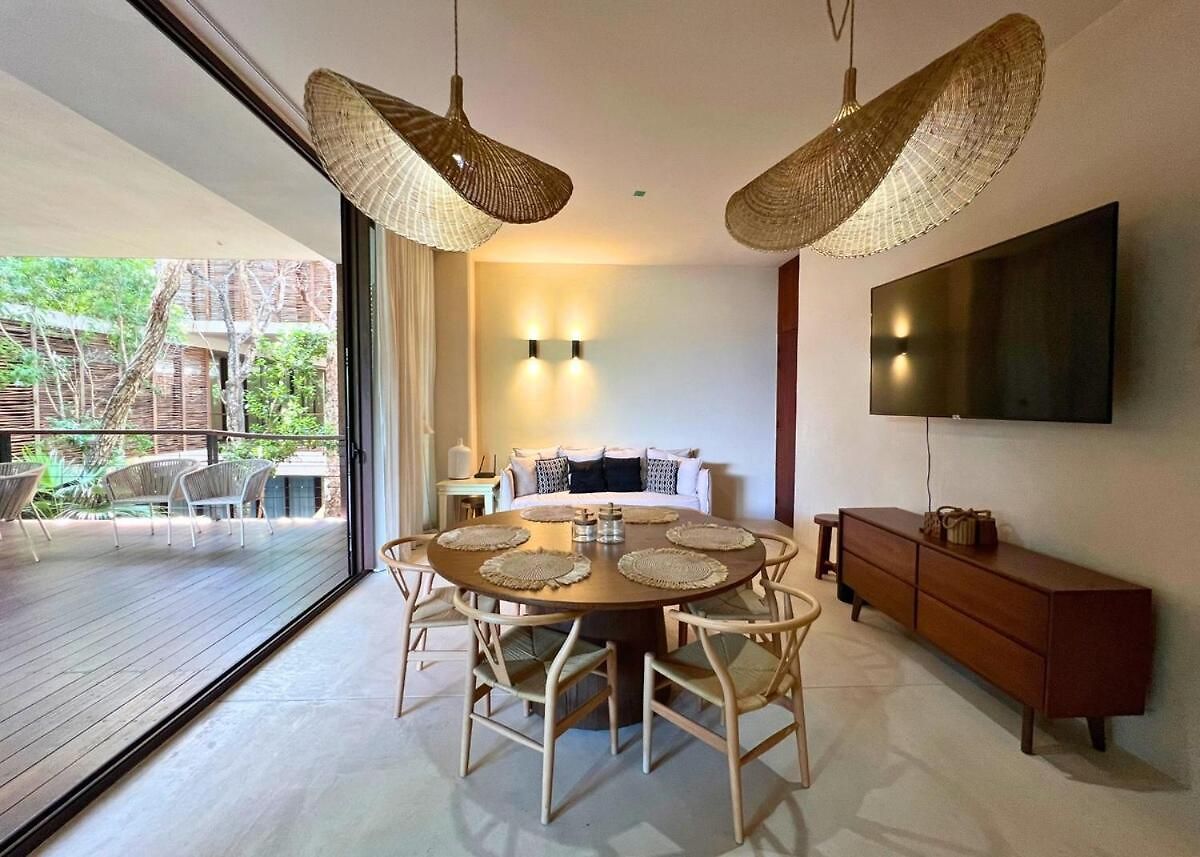 Gated 2br With Rooftop Pool