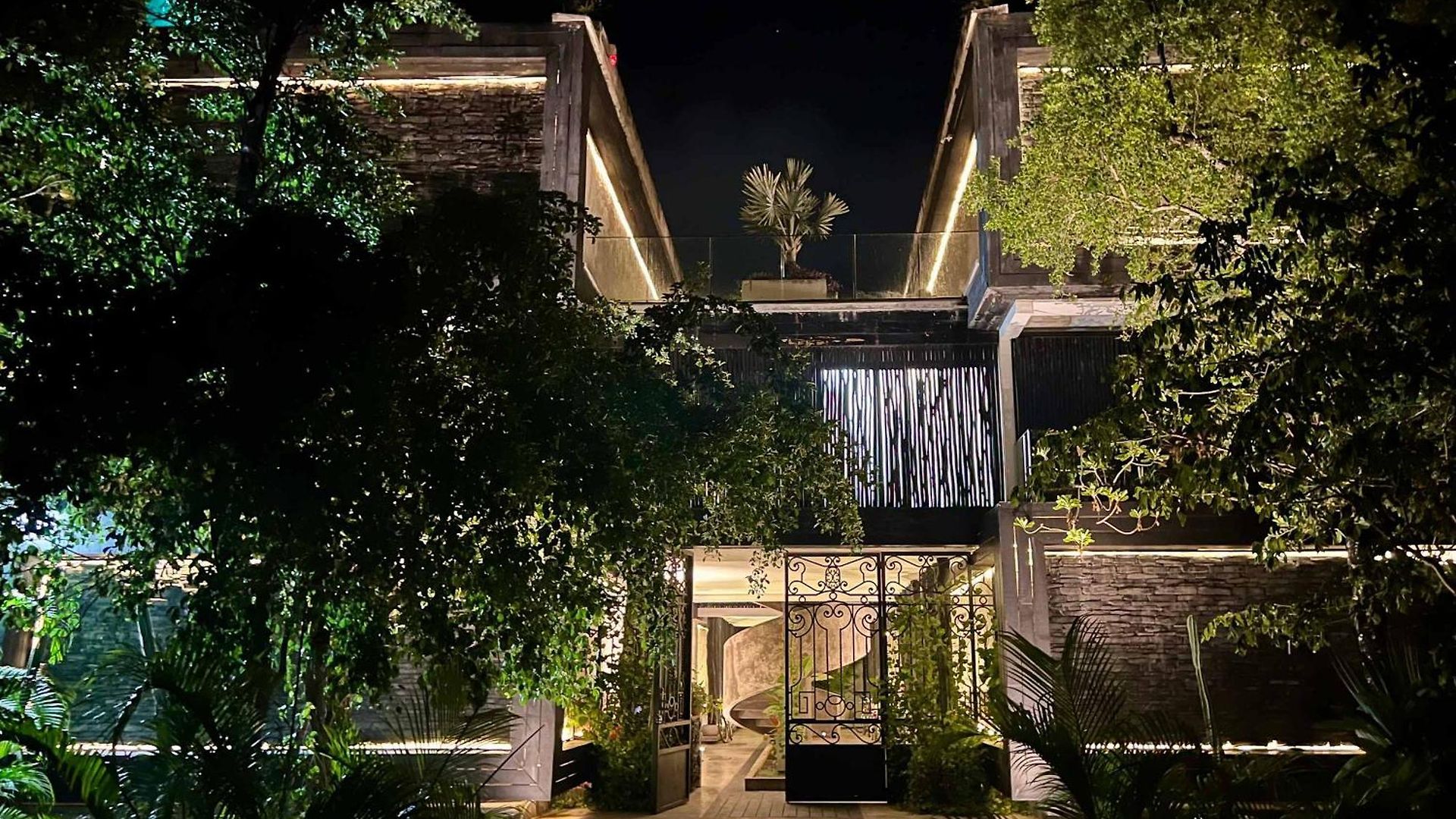 Stylish 3br Retreat In Serene Luxury Setting *