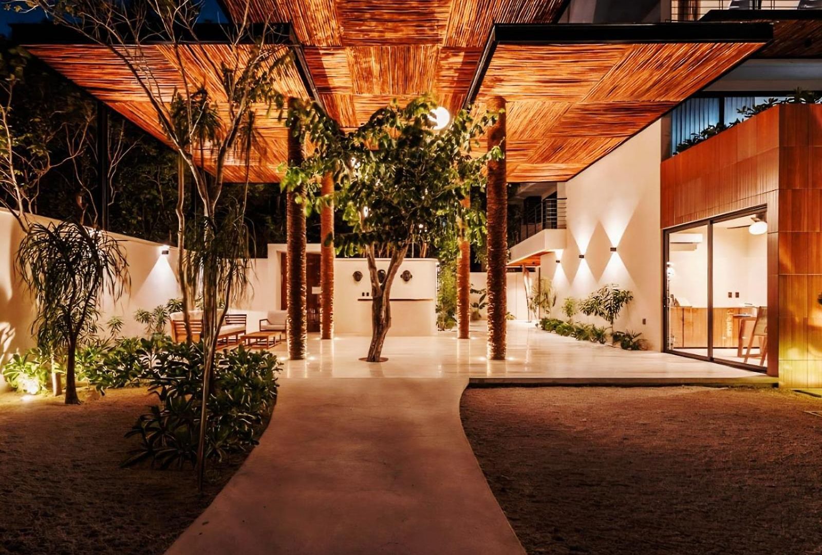 Beautiful And Bright Close To The Sea Apartment