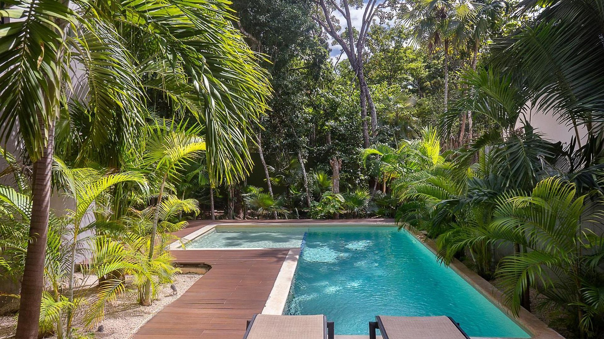 Mayan Culture With Rooftop Pool