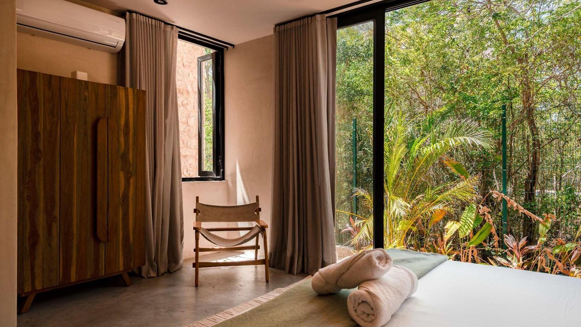 Wabi-sabi Jungle - 2 Pools, Gym & Zen *