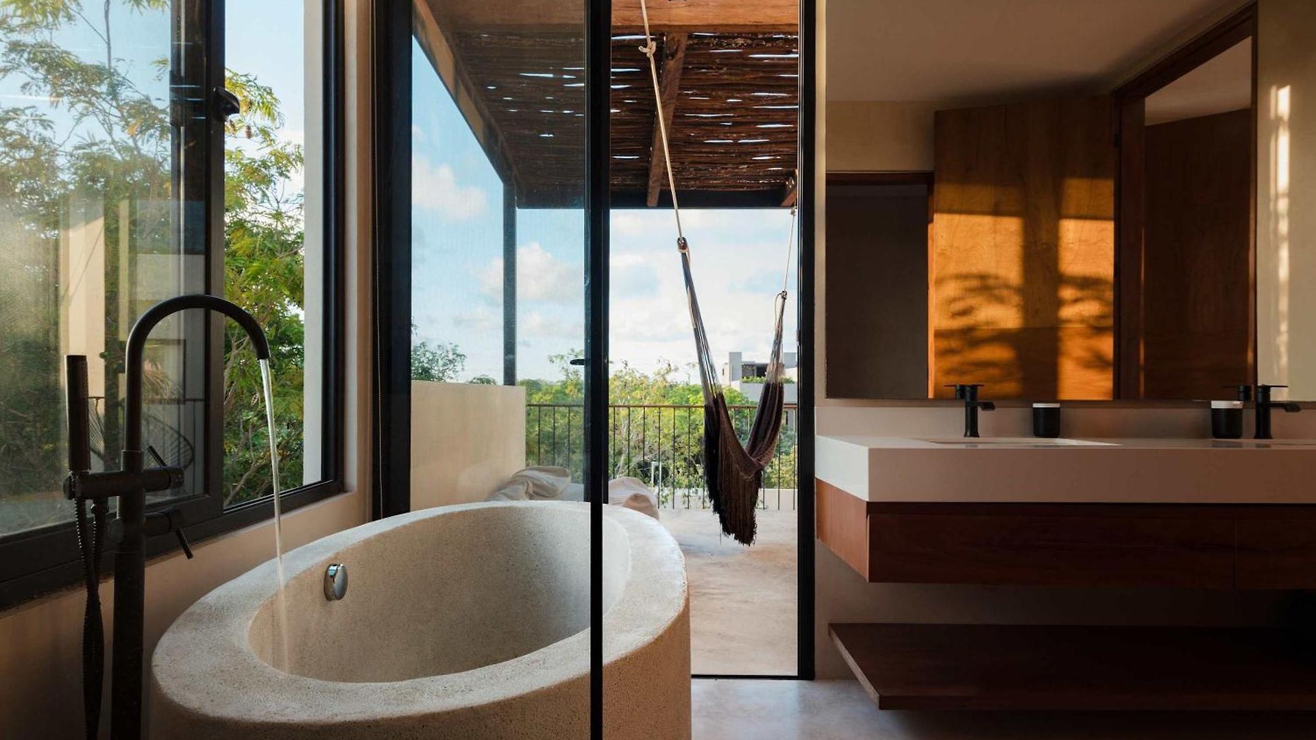 Luxury 5 Bedroom Pool Tiki Bar & Outdoor Gym Villa Tulum