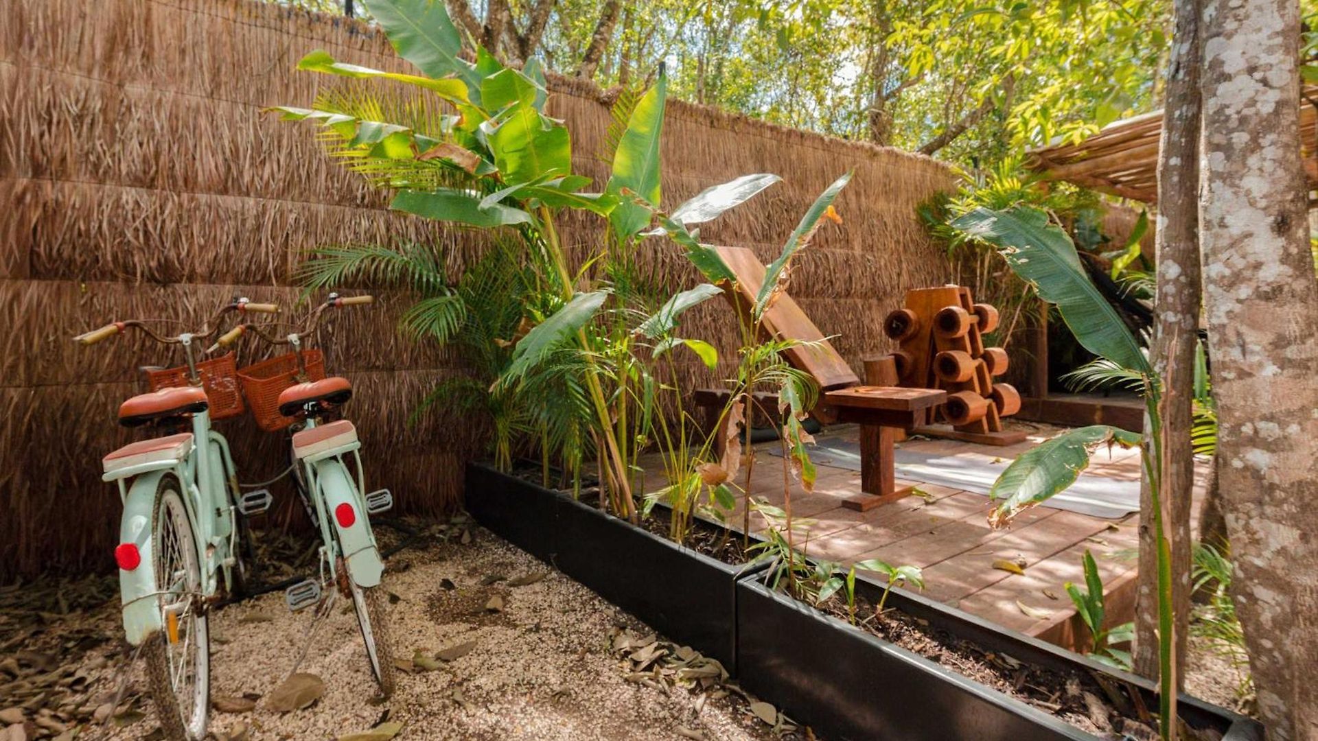 Villa Luxury 5 Bedroom Pool Tiki Bar & Outdoor Gym *
