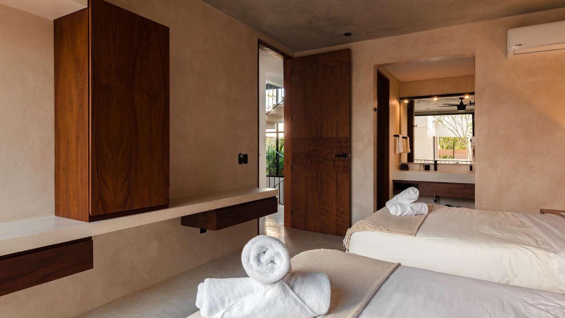Luxury 5 Bedroom Pool Tiki Bar & Outdoor Gym Tulum