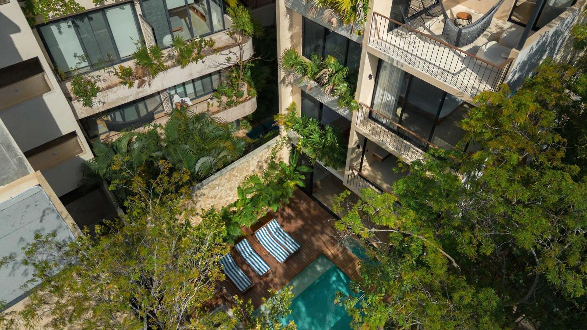 Villa Luxury 5 Bedroom Pool Tiki Bar & Outdoor Gym