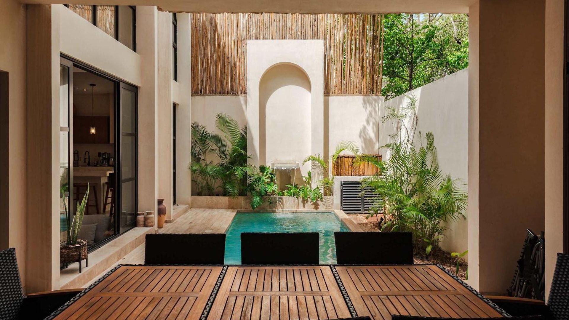 Luxury 4 Bedroom With Private Rooftop Pool Holiday home
