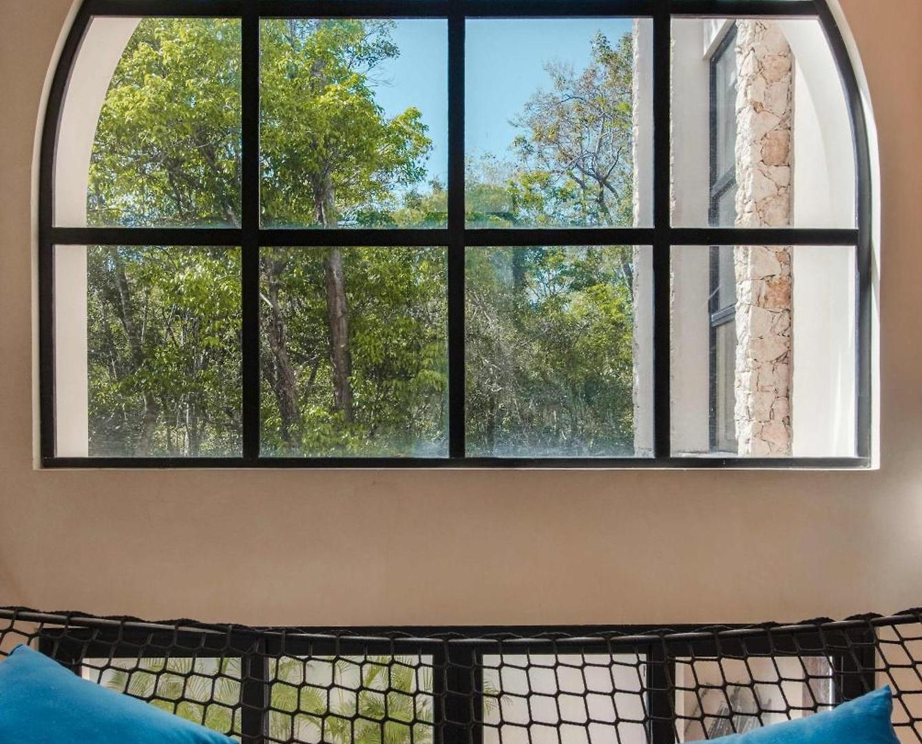 Luxury 4 Bedroom With Private Rooftop Pool