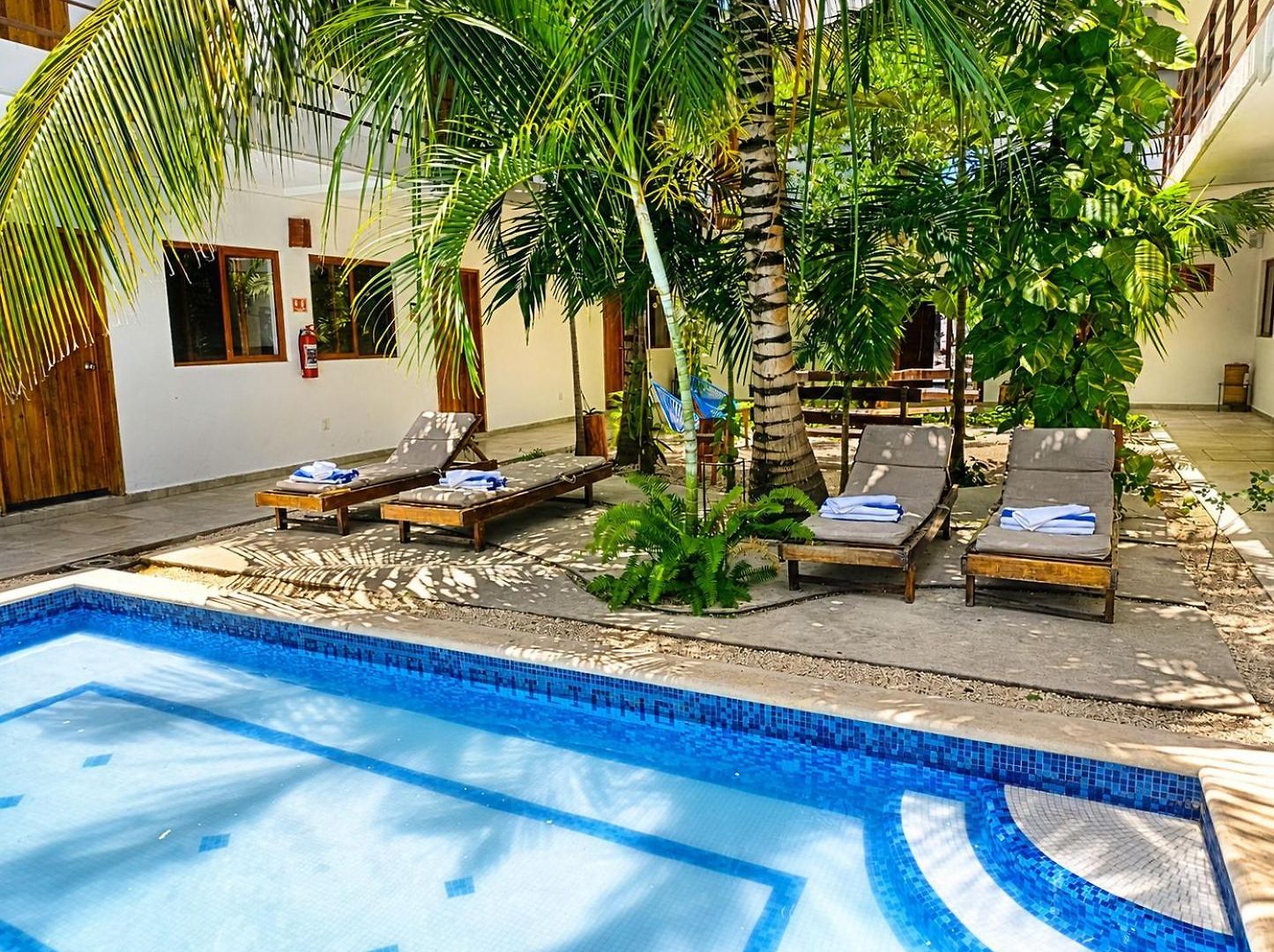 Centrico Hotel *