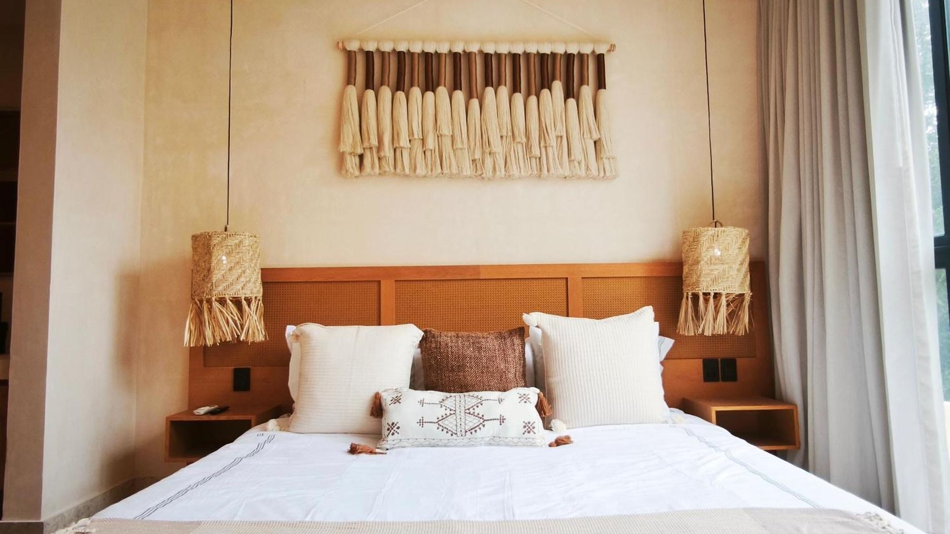 Oniric Apartahotel 4*