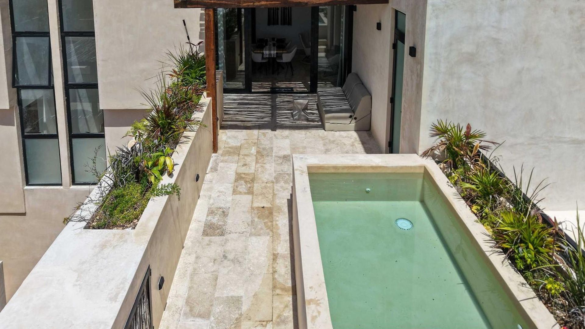 Holiday home Grand Private Pool Rooftop Oasis Near The
