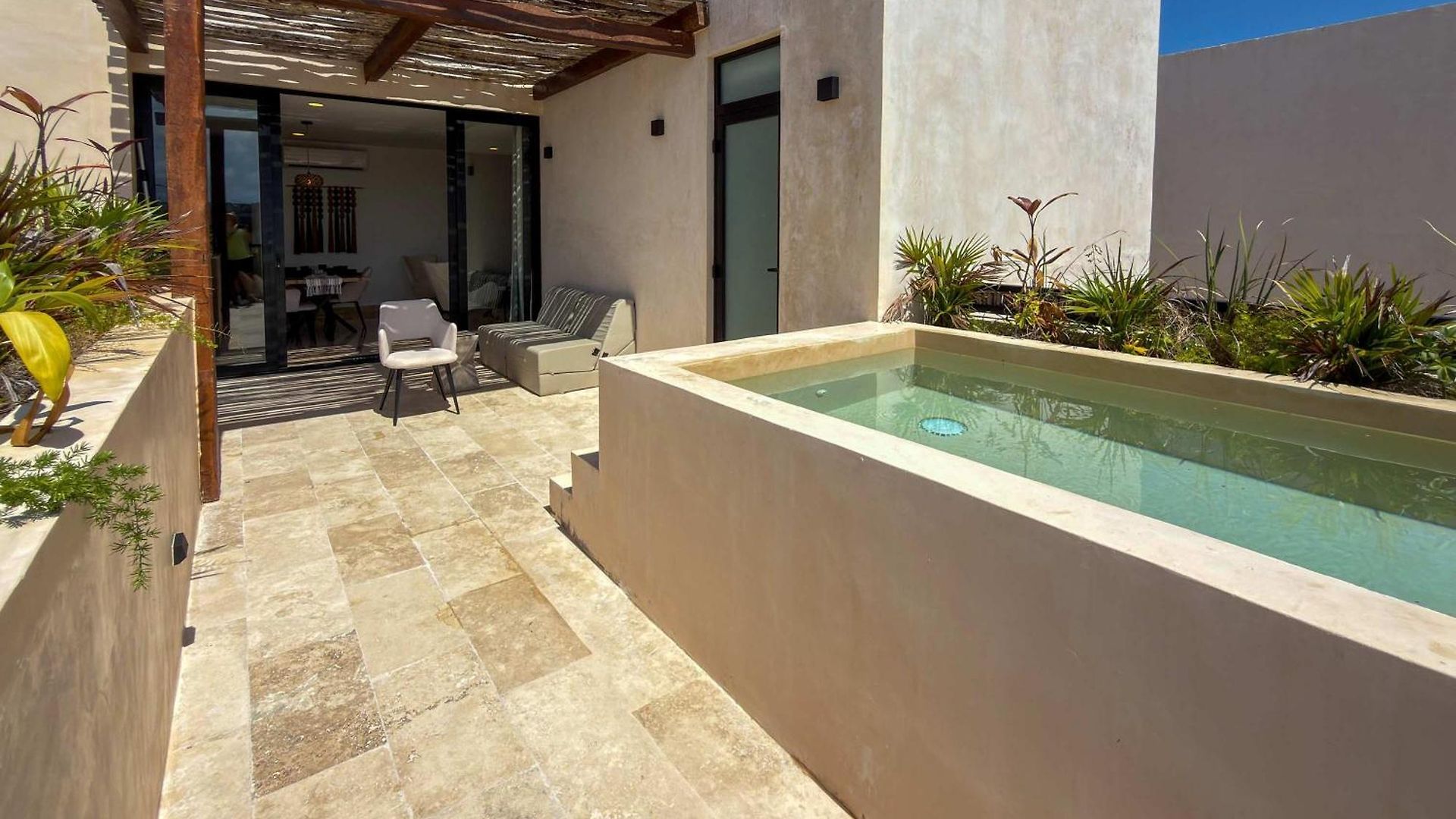 Grand Private Pool Rooftop Oasis Near The *