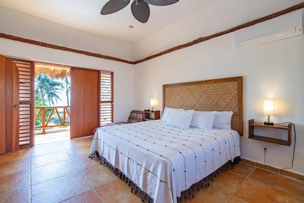 Beachfront With Private Pool Access Balcony With Ocean Views Patio - Belleza Holiday home *