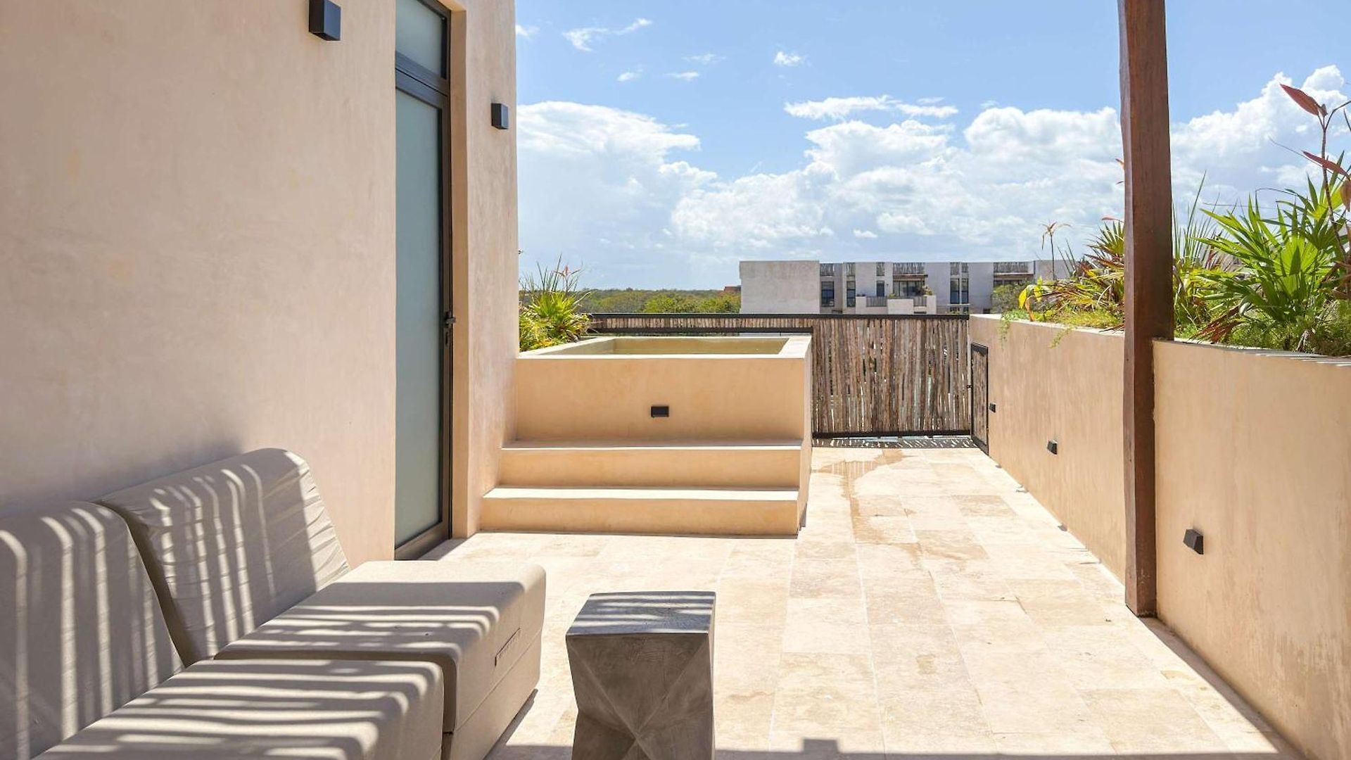 Grand Private Pool Rooftop Oasis Near The