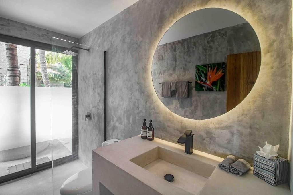 Beachfront With Private Heated Pool Jacuzzi Sauna Ocean Views & Ac - 7th Heaven *