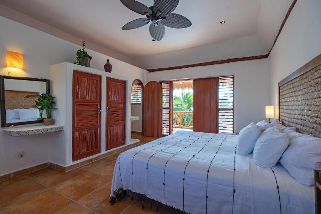 Beachfront With Private Pool Access Balcony With Ocean Views Patio - Belleza *