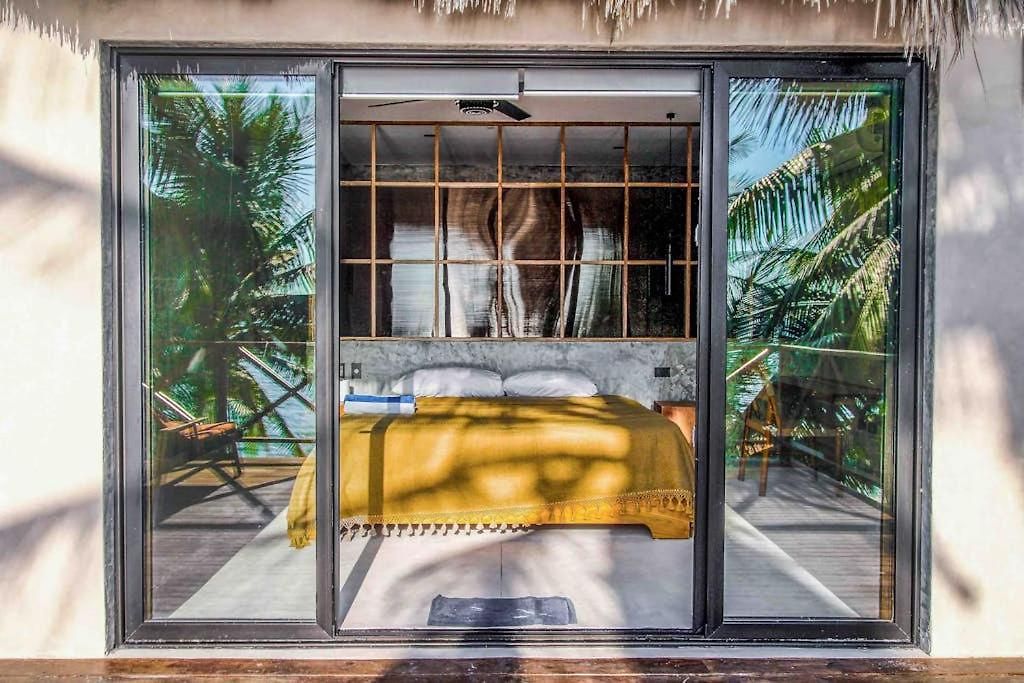 Holiday home Beachfront With Private Heated Pool Jacuzzi Sauna Ocean Views & Ac - 7th Heaven