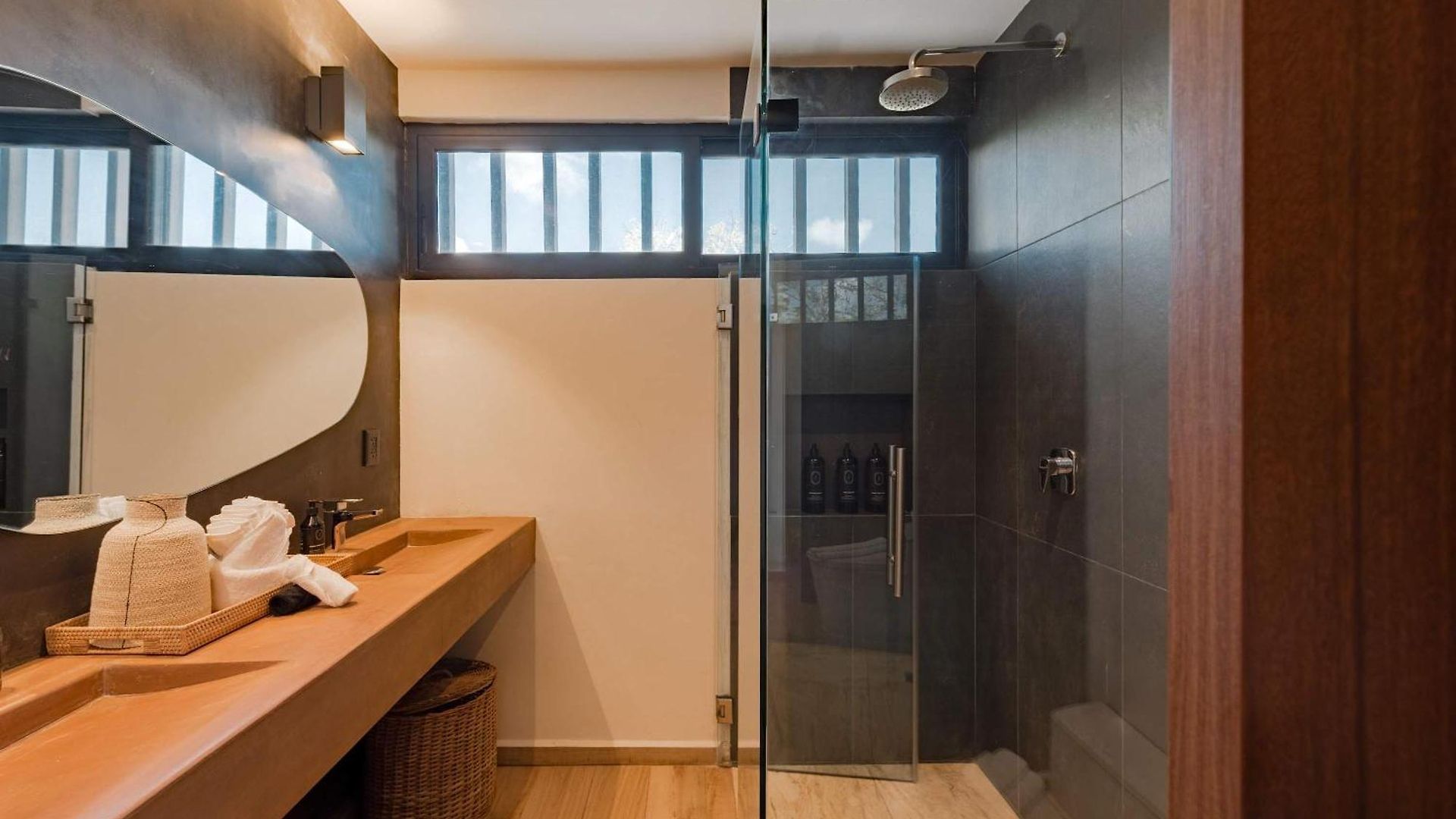 Luxury Private With 2 Pools & Jacuzzi Holiday home *