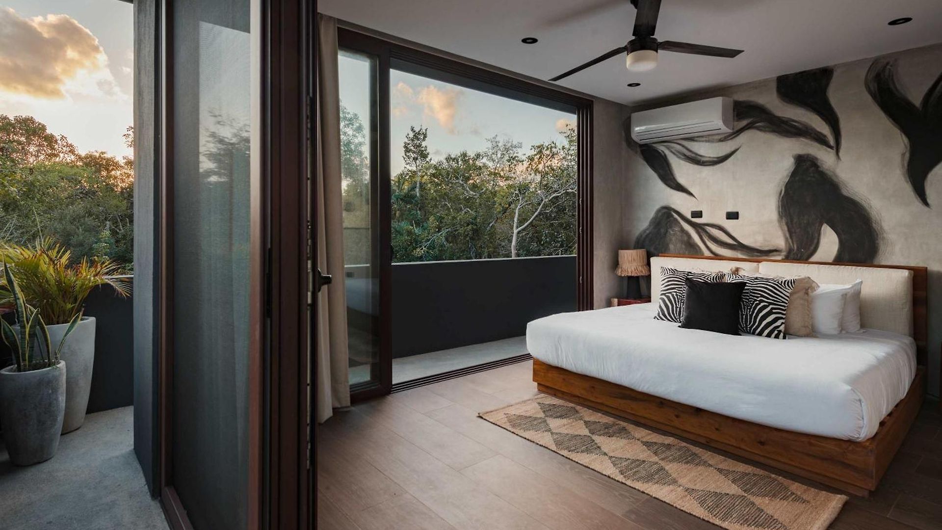 Luxury Jungle With Private Pool & Jacuzzi *