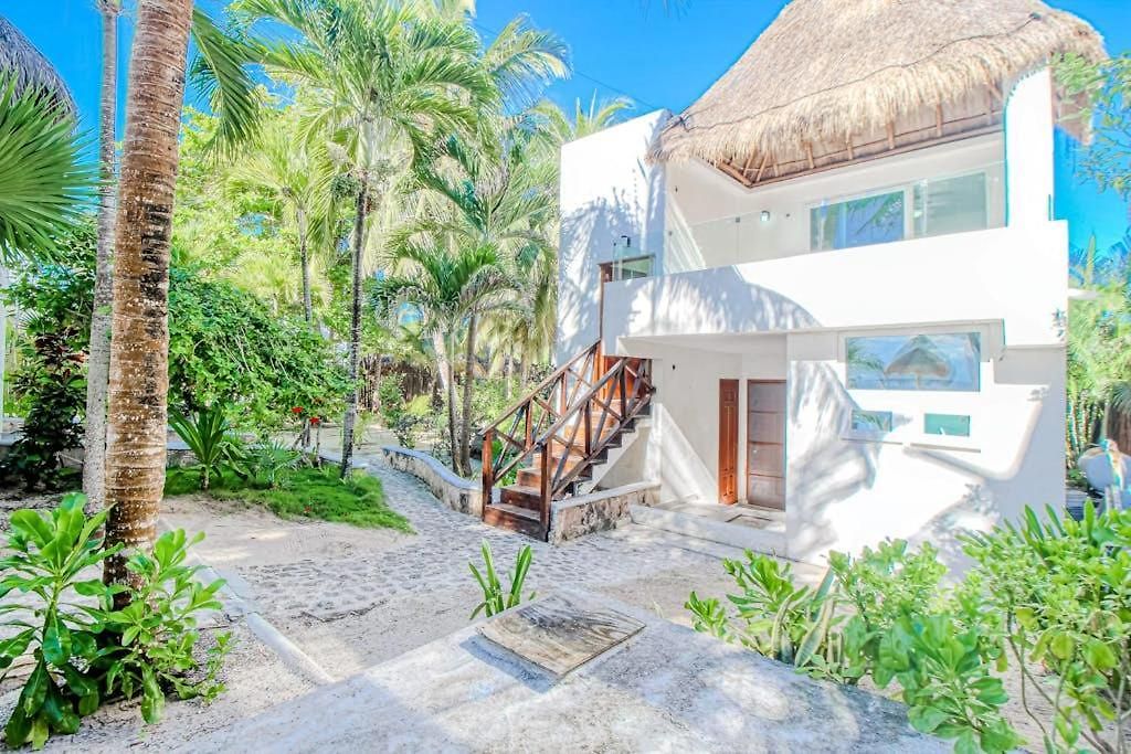 Oceanfront With Access Pool Balconies & Waterfront Hammocks - Sol Holiday home