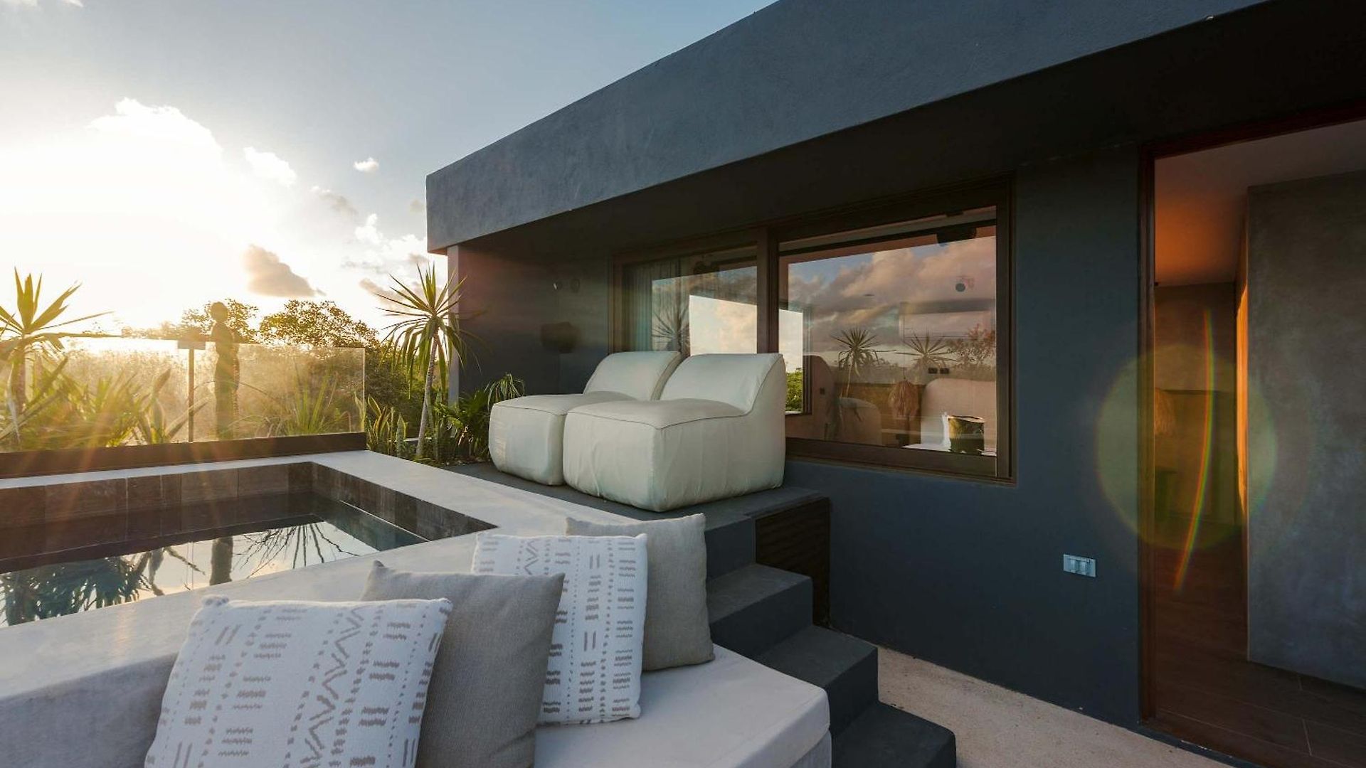 Luxury Jungle With Private Pool & Jacuzzi *