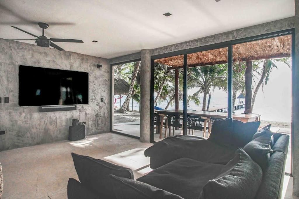 Holiday home Beachfront With Private Heated Pool Jacuzzi Sauna Ocean Views & Ac - 7th Heaven *
