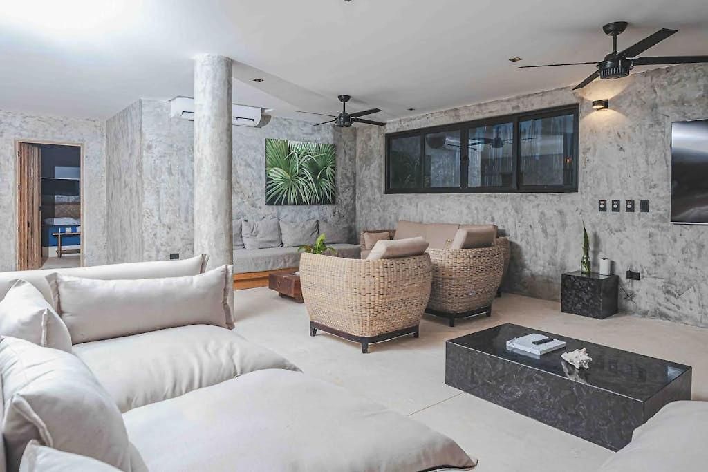 Holiday home Beachfront With Private Heated Pool Jacuzzi Sauna Ocean Views & Ac - 7th Heaven *