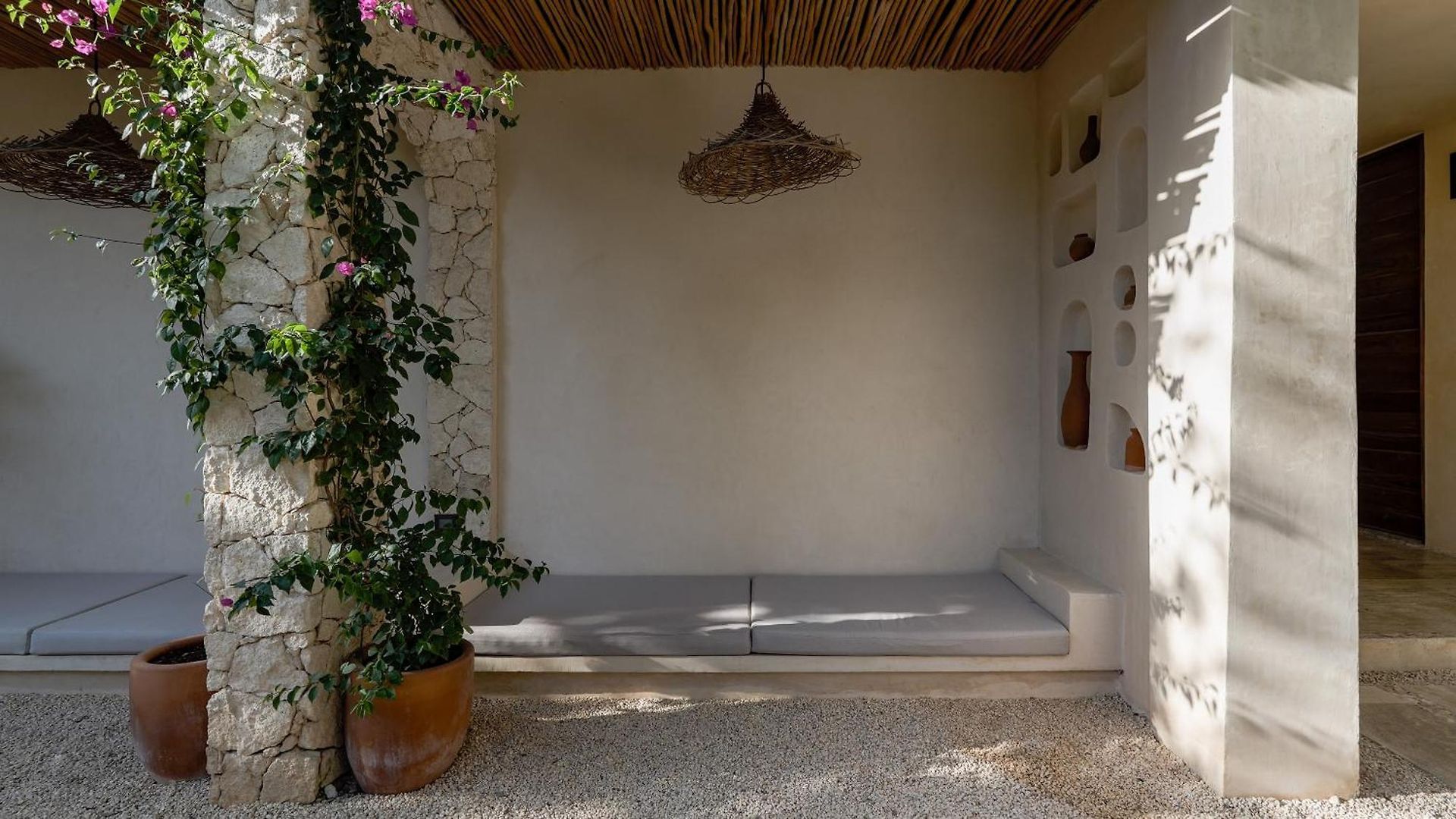 Bohemian 2br Boutique With Private Pool Apartment *