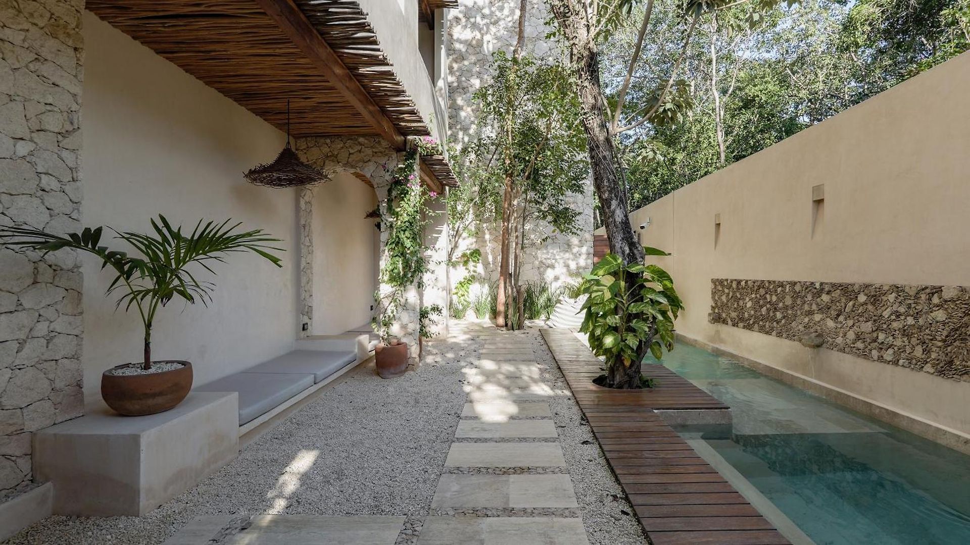 Bohemian 2br Boutique With Private Pool Apartment *