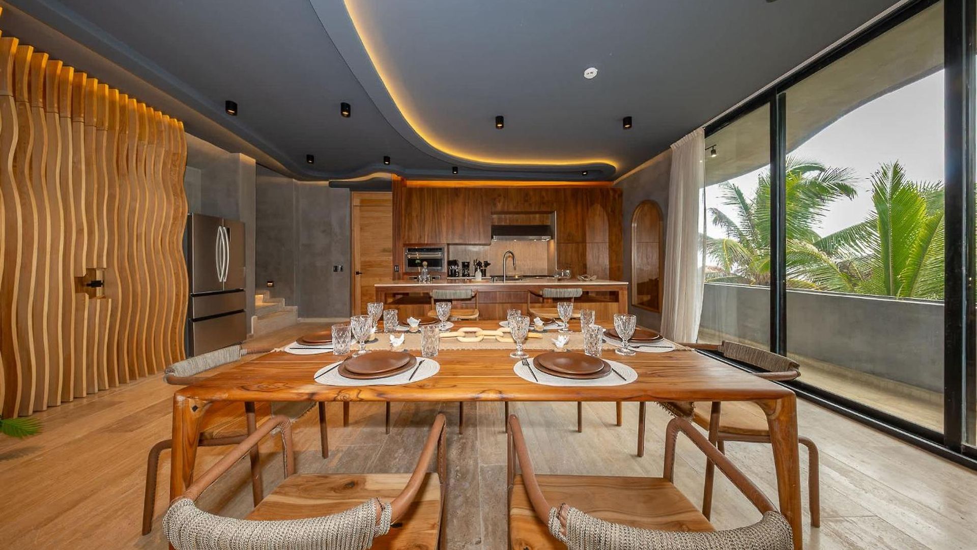 Apartment Oceanfront 4br Duplex In Maiim Tankah With Pool , & Gym