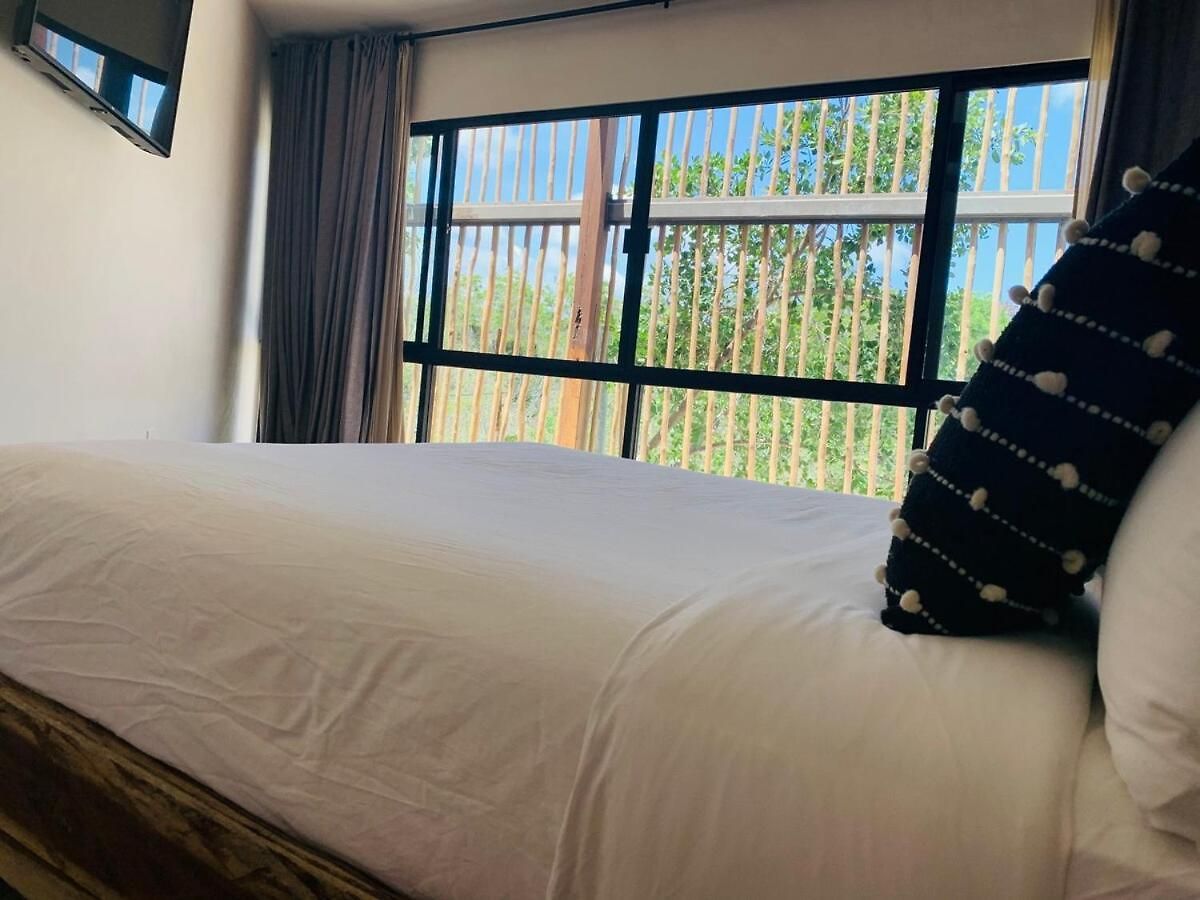 1 Bed Private Balcony Great Location Apartment
