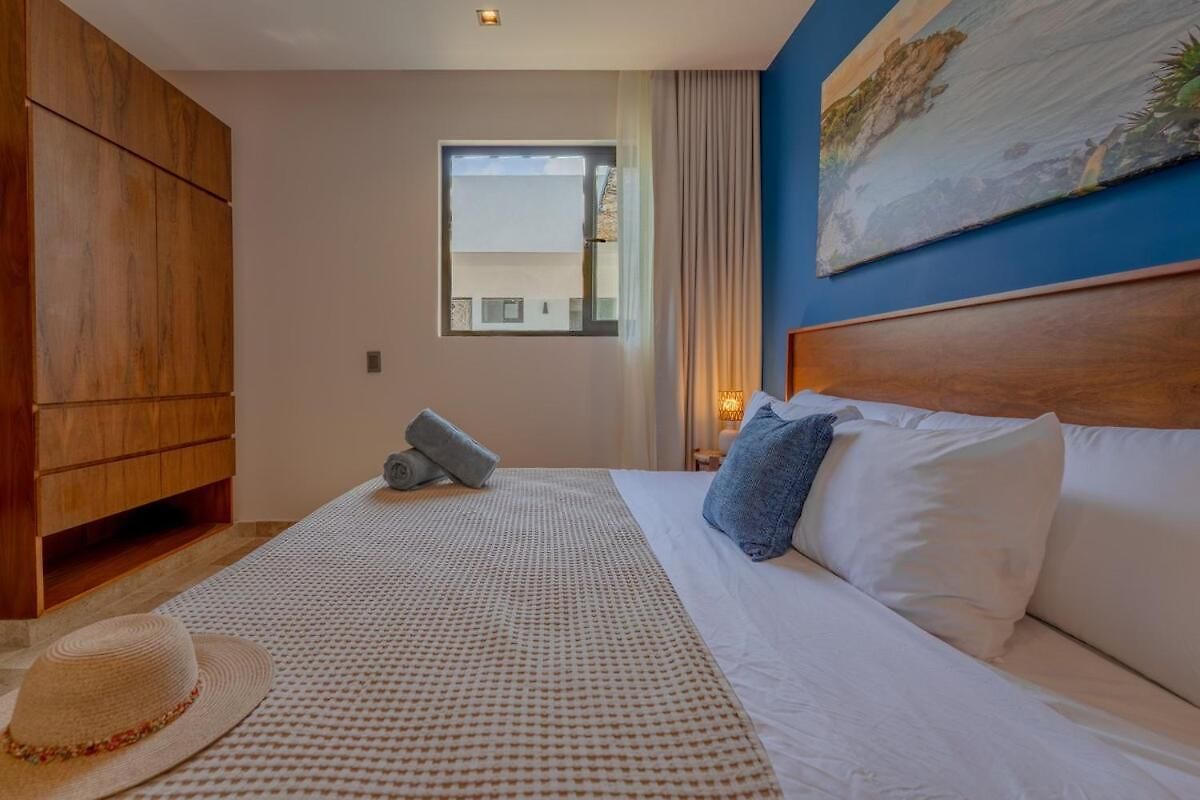 Tropical Penthouse 2br And Jacuzzi Apartment *