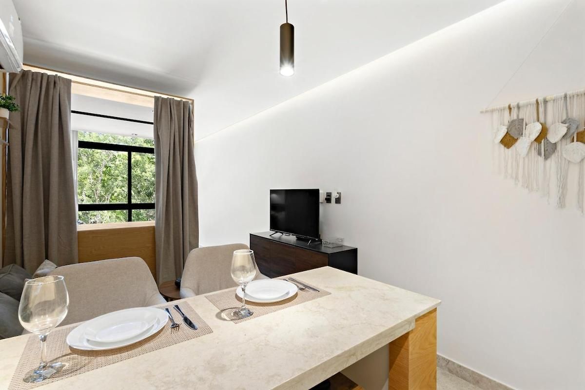 Lovely By Majestic Homes Apartment