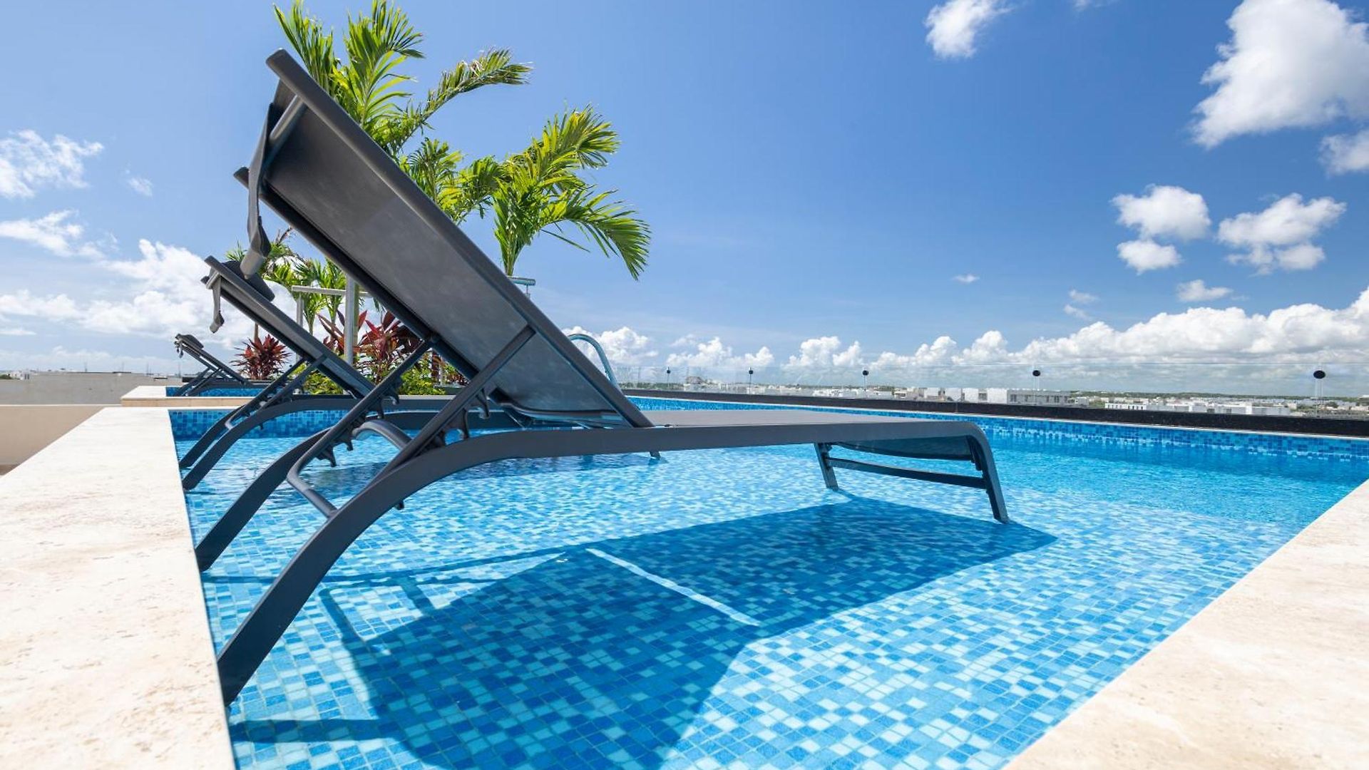Infinity Pool Rooftop Luxury Aldea Zama Apartment *