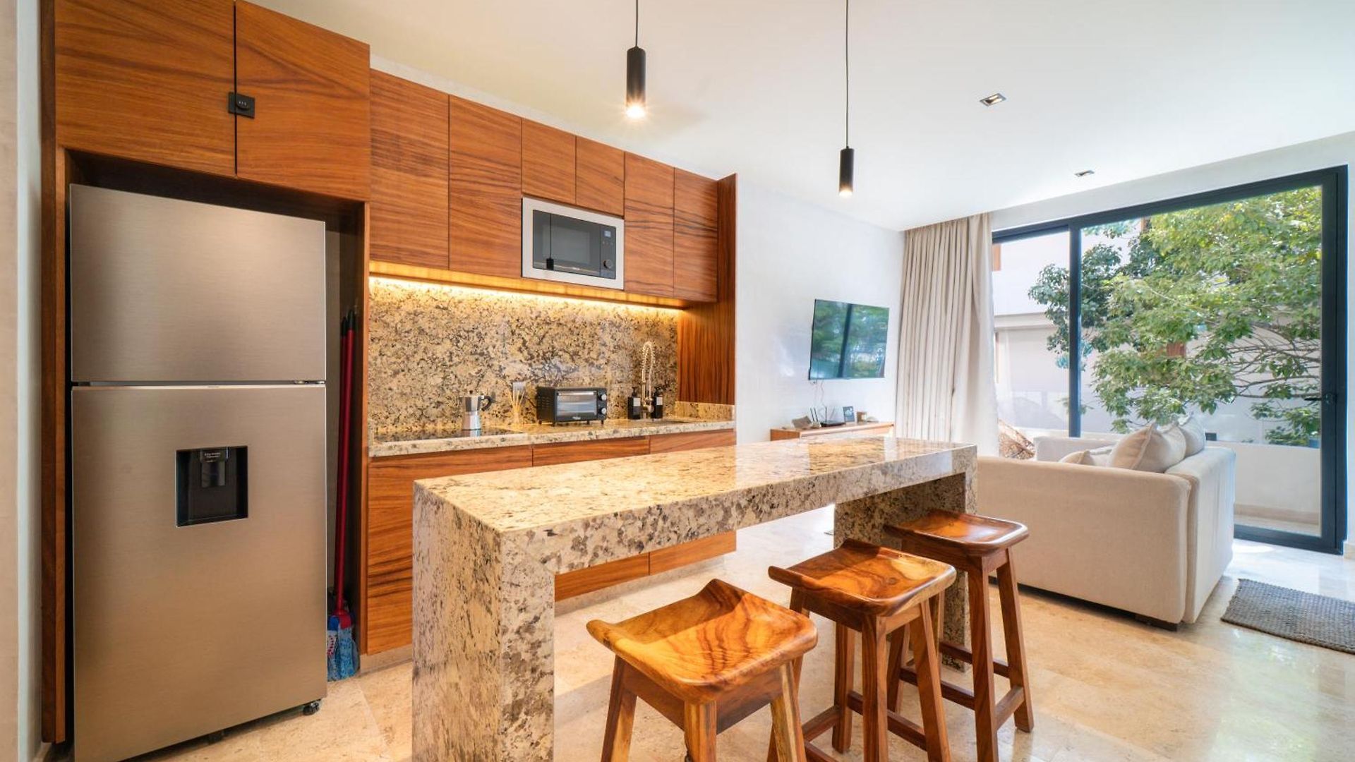 Modern Loft, Private Pool And Gym Intulum