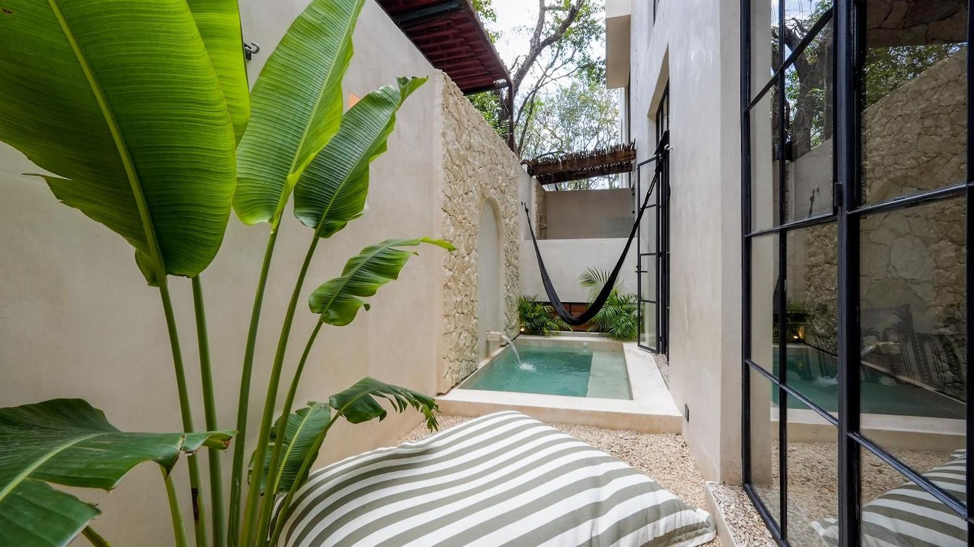 Bohemian 2br Boutique With Private Pool *