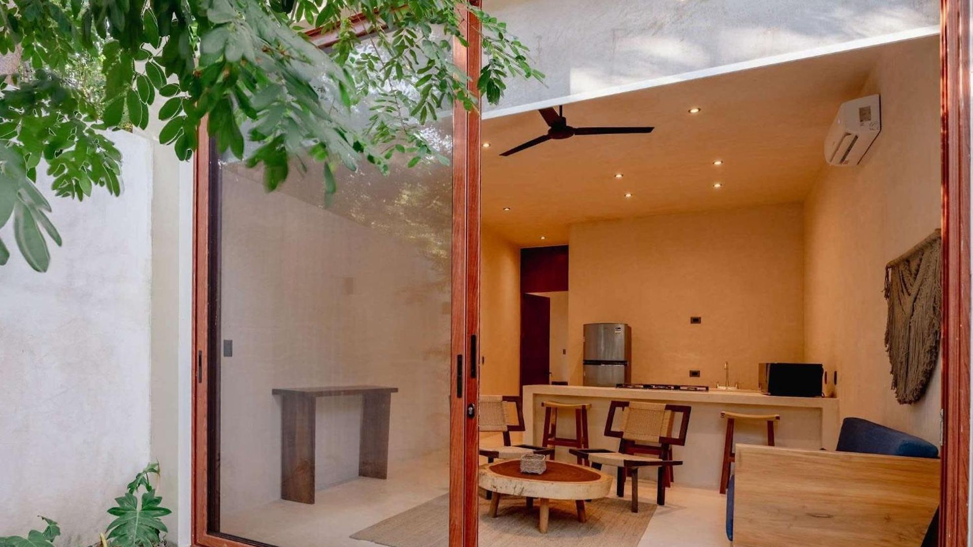 Stylish 1br Retreat In Holistika With Private Pool