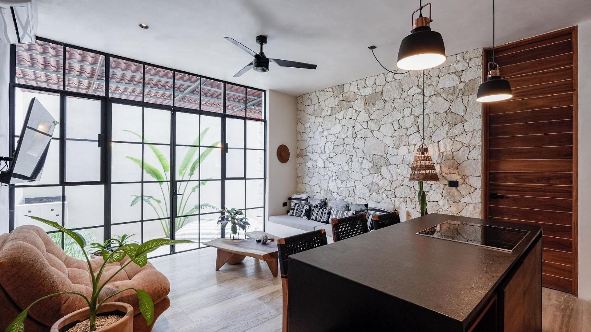 Apartment Bohemian 2br Boutique With Private Pool