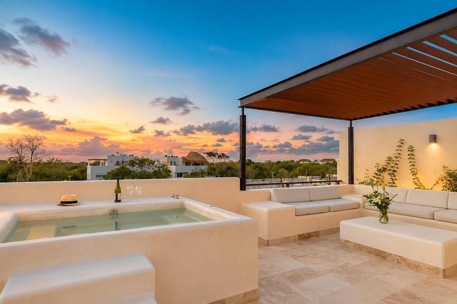 Penthouse 3br Only 1 Mile From Apartment Tulum