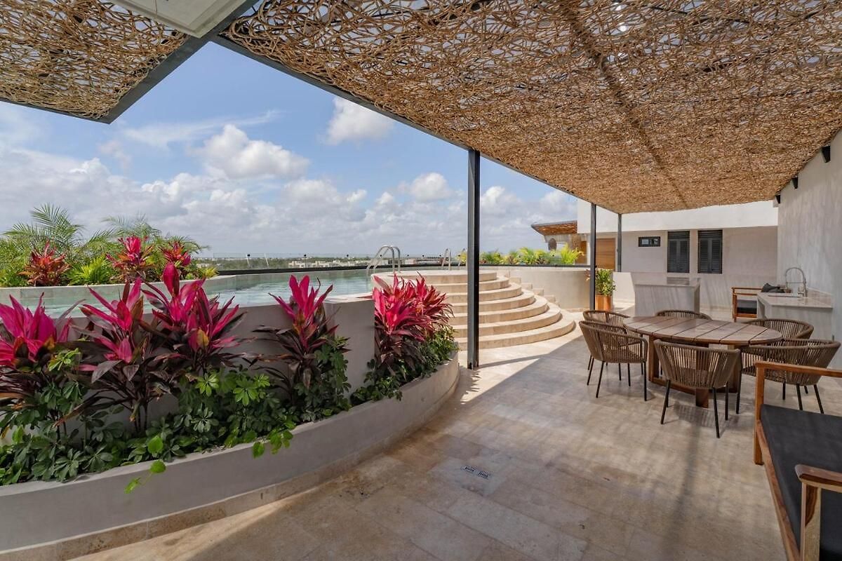 Tropical Penthouse 2br And Jacuzzi Apartment *