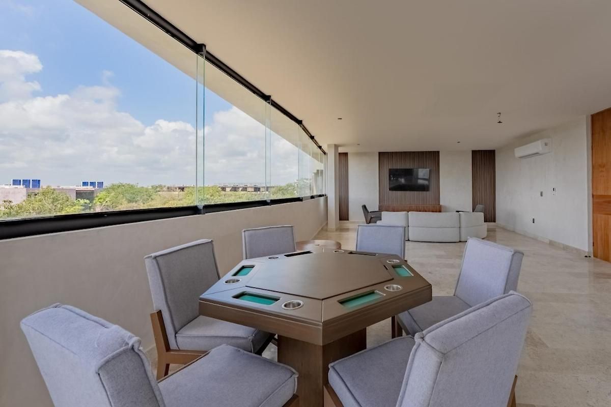 Tropical Penthouse 2br And Jacuzzi Apartment *